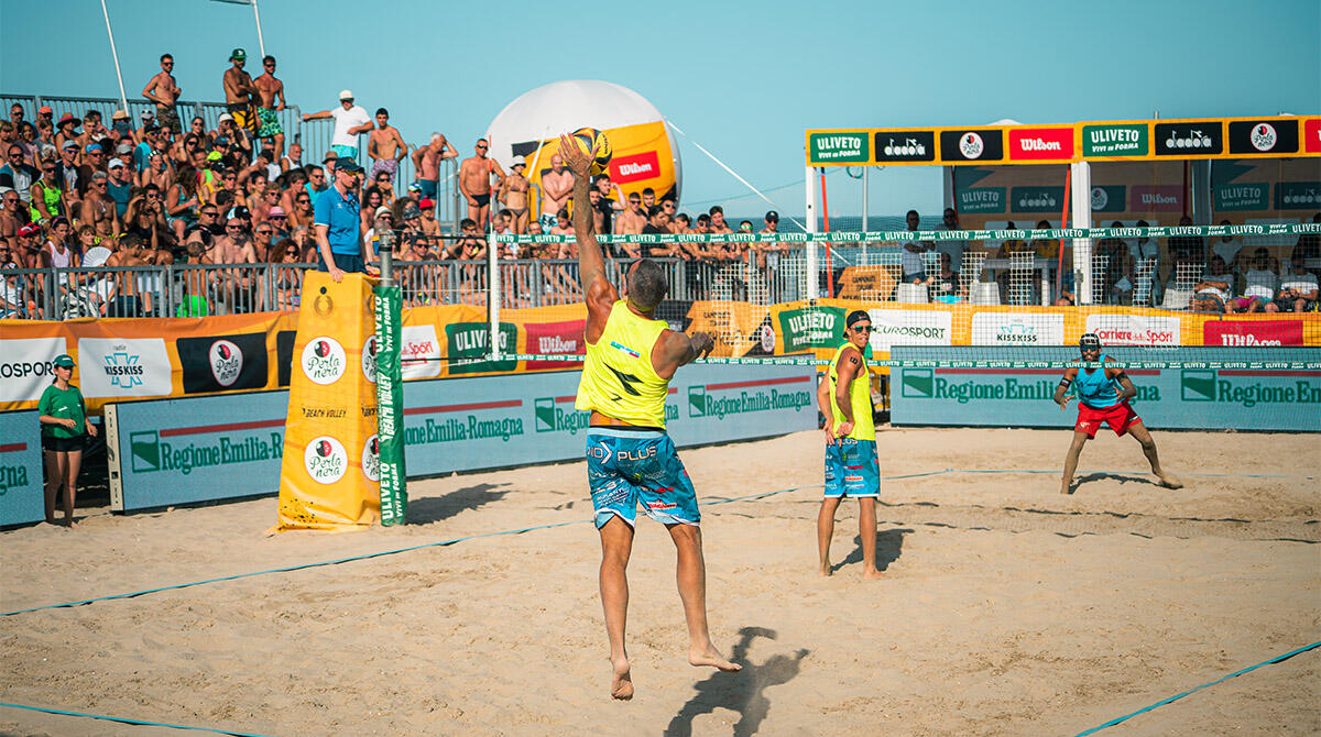 Bellaria ospita il campionato e la Coppa Italia di beach volley: la spiaggia diventa un'arena sportiva - Campionati italiani di beach volley