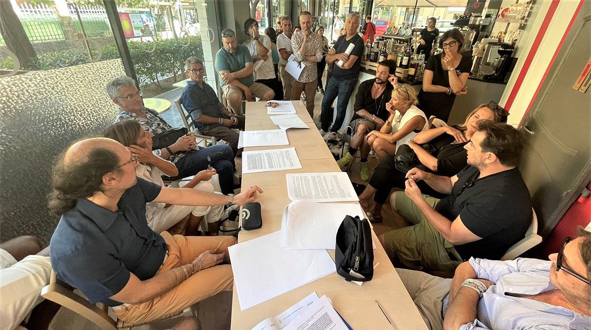 Piano del traffico, tra Ztl e piste ciclabili: operatori di Cattolica soddisfatti del dialogo, ma chiedono più tempo - Un momento dell'incontro