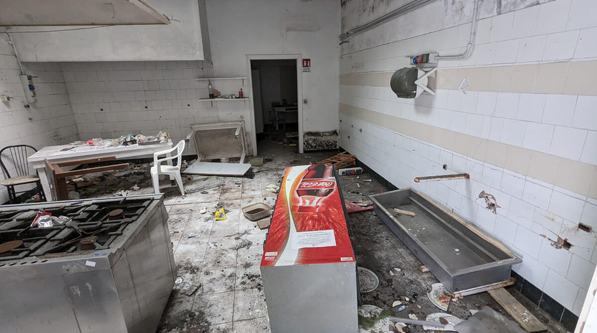 Spaccio, degrado, prostituzione "è il quadro di Rimini Sud". Ripa: "Serve un cambio di passo immediato" - Ex colonia Enel abbandonata a Rimini Sud