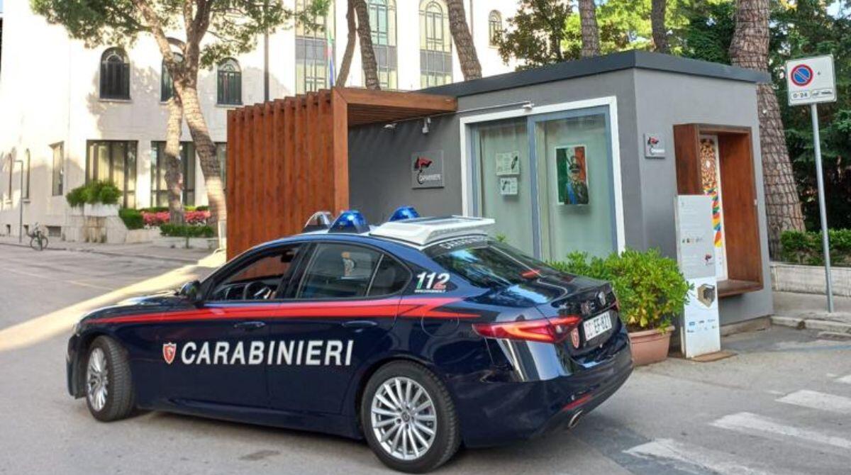 Turisti minorenni accerchiati e minacciati dalla baby gang - Carabinieri Riccione