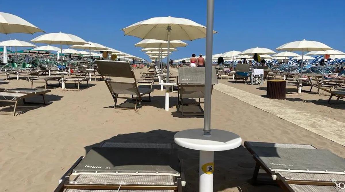 Turismo, Croatti attacca il Governo: "Sbandieravano estate da record. Open to Meraviglia ha fatto ridere" - Spiaggia di Rimini