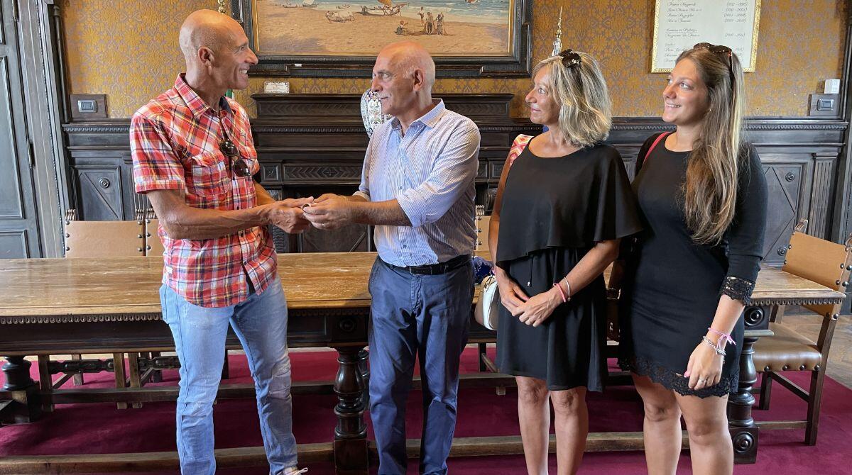 Da 48 anni in vacanza a Cattolica, un premio per Gianluca Cangioli - La premiazione della famiglia Cangioli