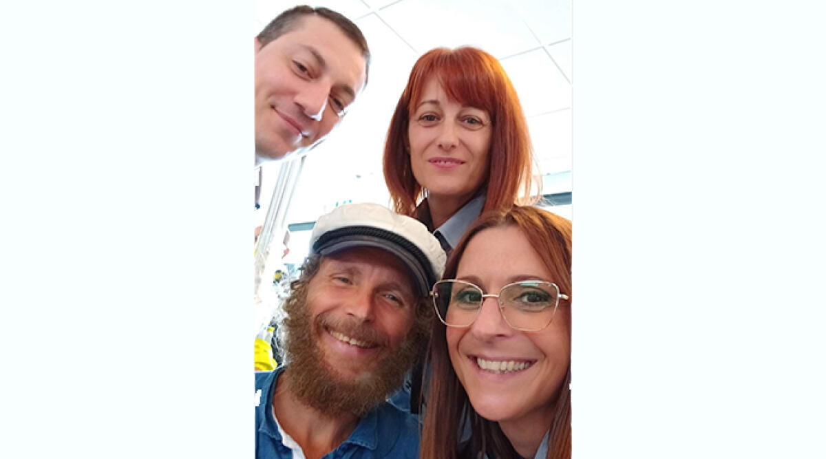 Jovanotti atterra all'aeroporto di Forlì dopo l'incidente in bicicletta a Santo Domingo - Jovanotti al "Ridolfi"