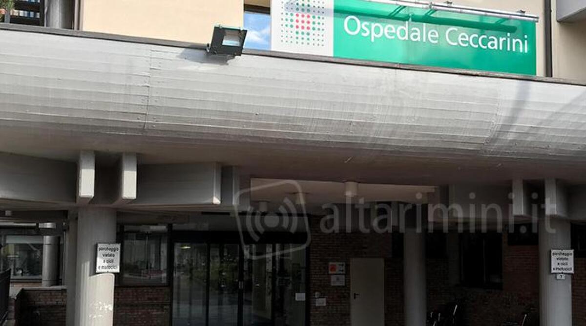 Ospedale Riccione, Santi (PD) chiede potenziamento. E sollecita Ausl e Regione a investire di più sulla sanità - Ingresso ospedale Ceccarini di Riccione