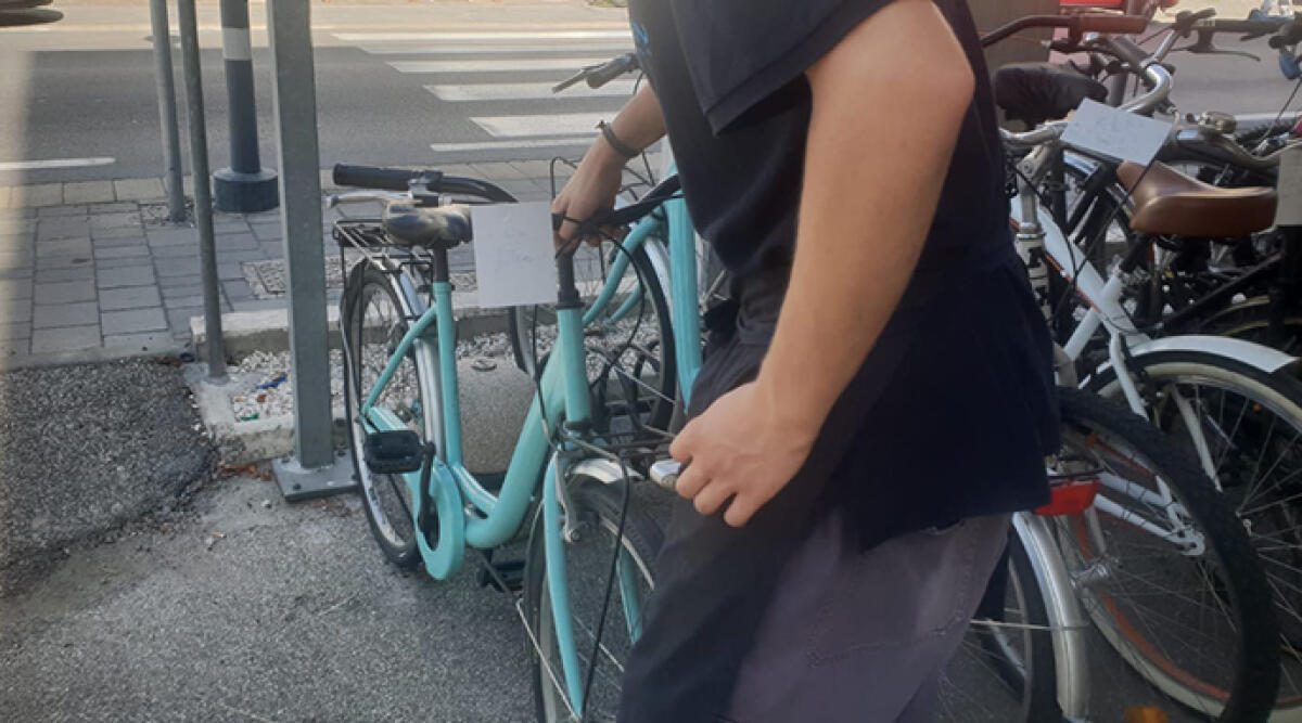 Inseguimento mozzafiato: titolare negozio biciclette blocca il ladro e lo fa arrestare - 