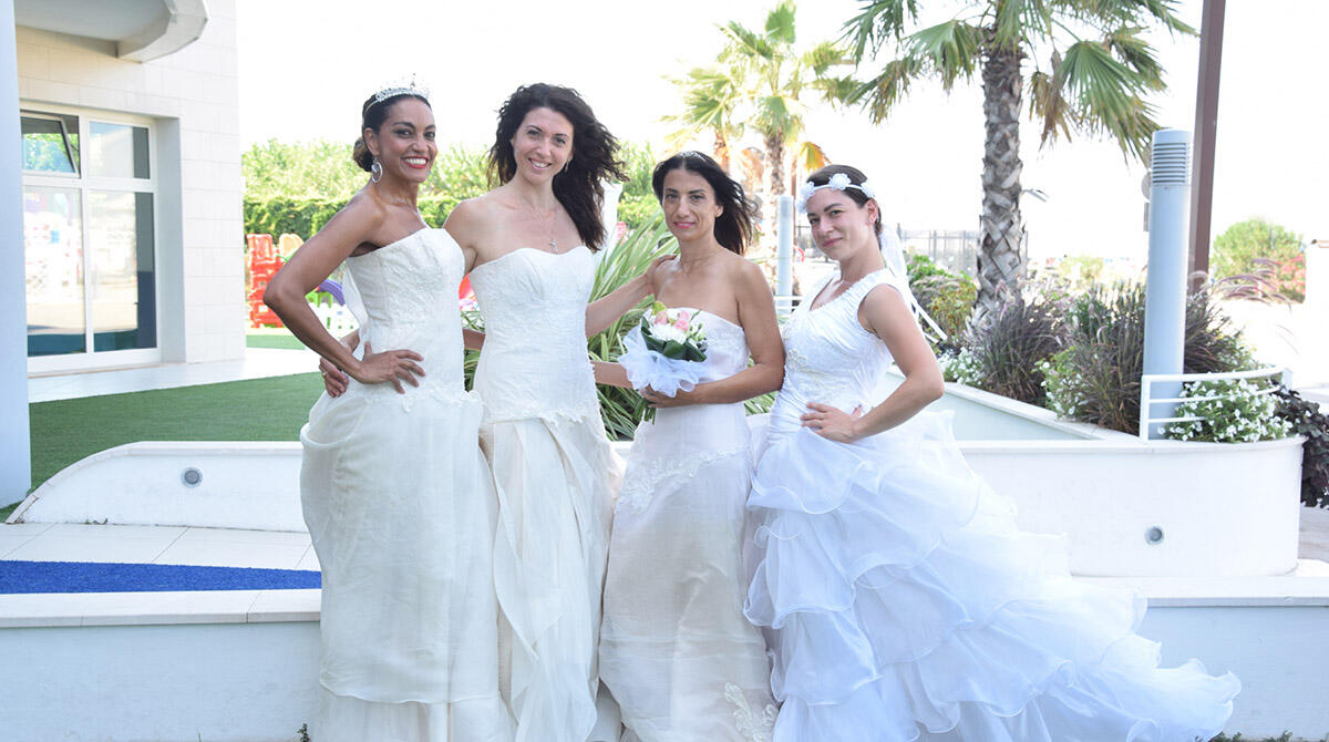 Miss Mamma, le 4 spose riminesi incantano lo shooting dedicato al "wedding" - da sinistra, Eliane Festas di San Giovanni in Marignano; Manuela Malagrida di Santarcangelo; Alice Barbieri di Misano Adriatico ed Elena Lanfranchi di Rimini