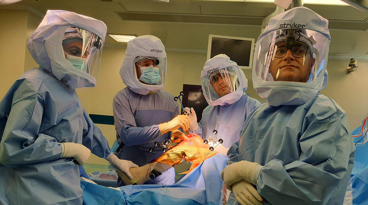 Il futuro passa da Rimini: realizzate protesi di ginocchio con tecnica robotica - L'équipe della UO Ortopedia e Traumatologia di Rimini