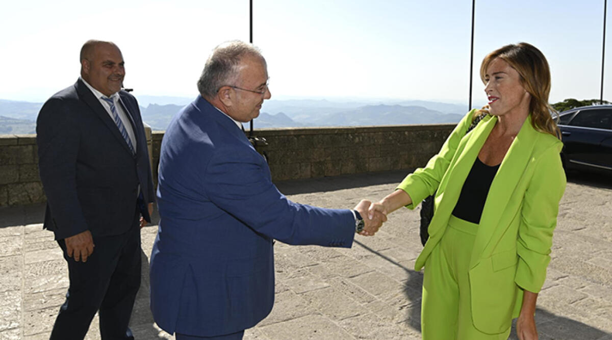 San Marino: Segretario di Stato riceve l'Onorevole Maria Elena Boschi - Incontro tra L'Onorevole Maria Elena Boschi e il Segretario di Stato Sammarinese per gli Affari Interni Gian Nicola Berti