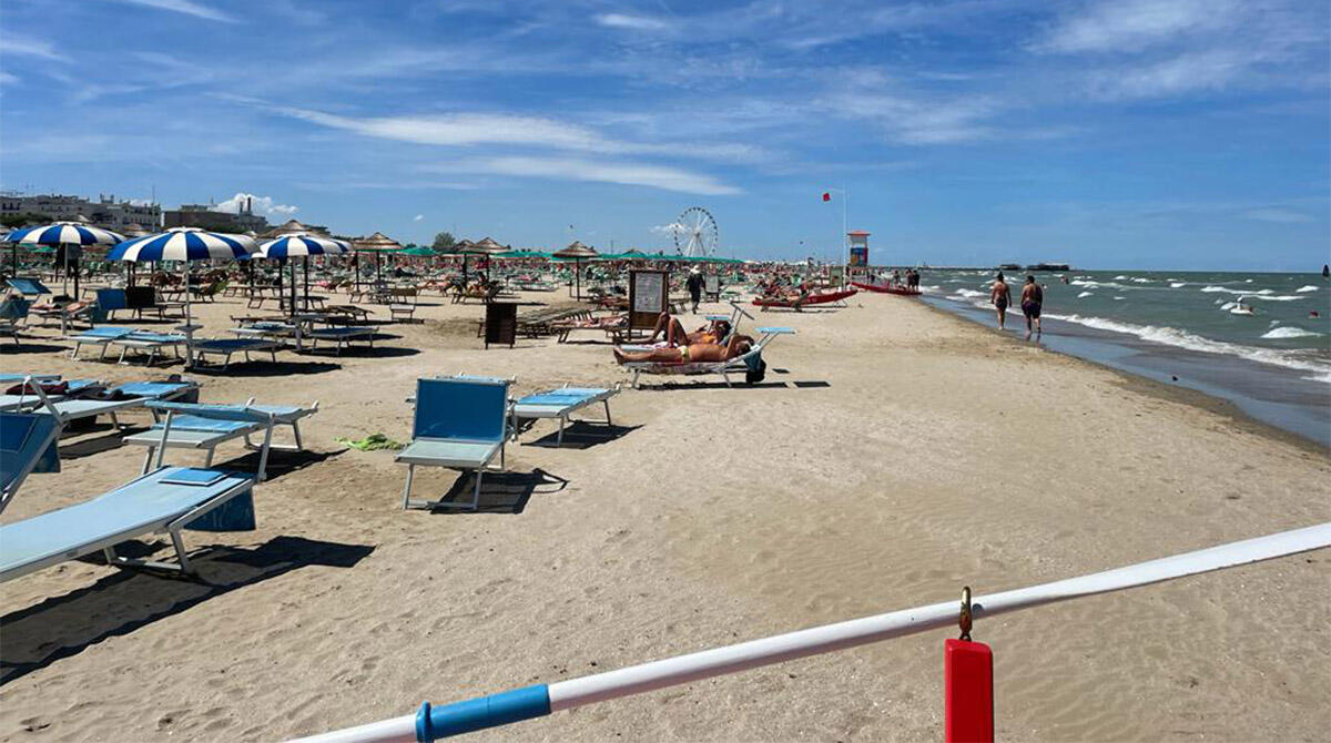 Ferragosto "dimezzato", italiani rinunciano alla vacanza. Ma a Rimini non si molla: "I bilanci a fine estate" - 