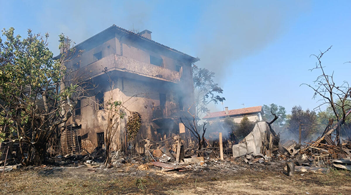 Nuova legge di prevenzione incendi e intervento tempestivo dopo il rogo a Domagnano - L'incendio di Domagnano