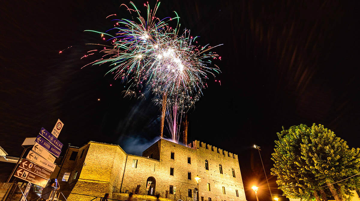 Palio de lo daino, è il grande giorno della disfida e dell'incendio al castello - Foto by Archivio Storico del Palio de lo Daino sito in mondainoeventi.it