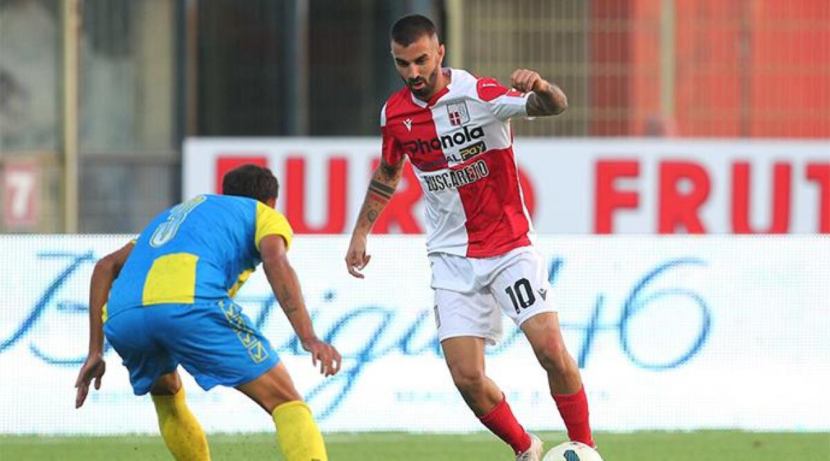 Rimini Calcio, per Gabbianelli risoluzione consensuale. Aglianese favorita. Santini verso l'Entella - Gianmarco Gabbianelli in azione PH ZAMAGNI RIMINI FC