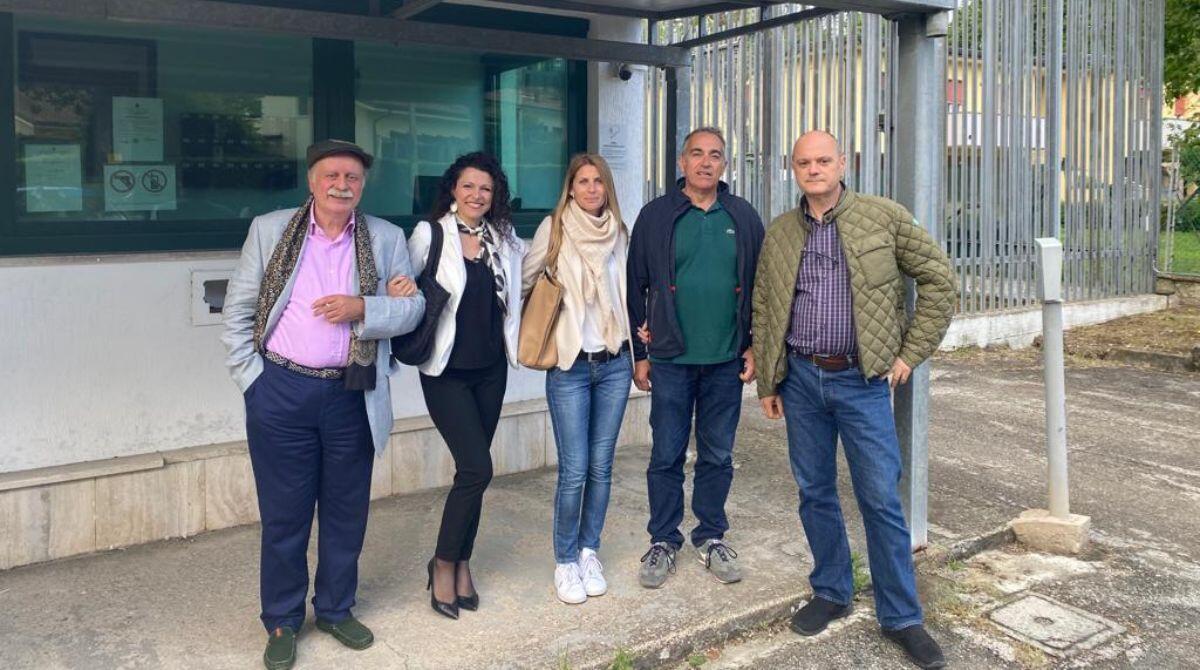 "Agosto in carcere" visita ai Casetti di Rimini "Prima Sezione pericolosa per i detenuti" - La delegazione in visita ai Casetti