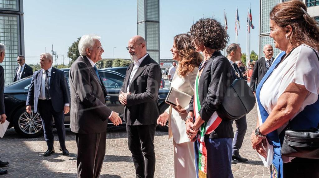 Il presidente Mattarella con il governatore regionale Stefano Bonaccini