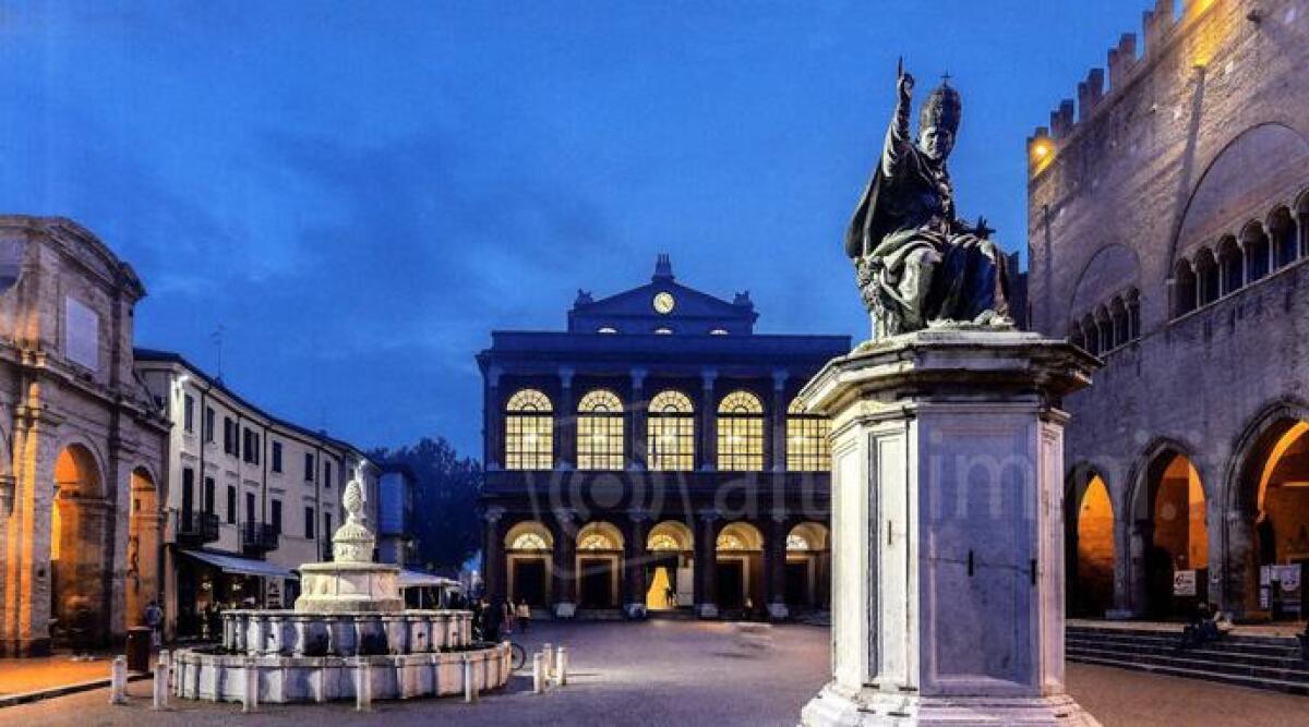 Rimini, calano i residenti e il tasso di mortalità è quasi il doppio di quello di natalità - Piazza Cavour PH BELLITALIA