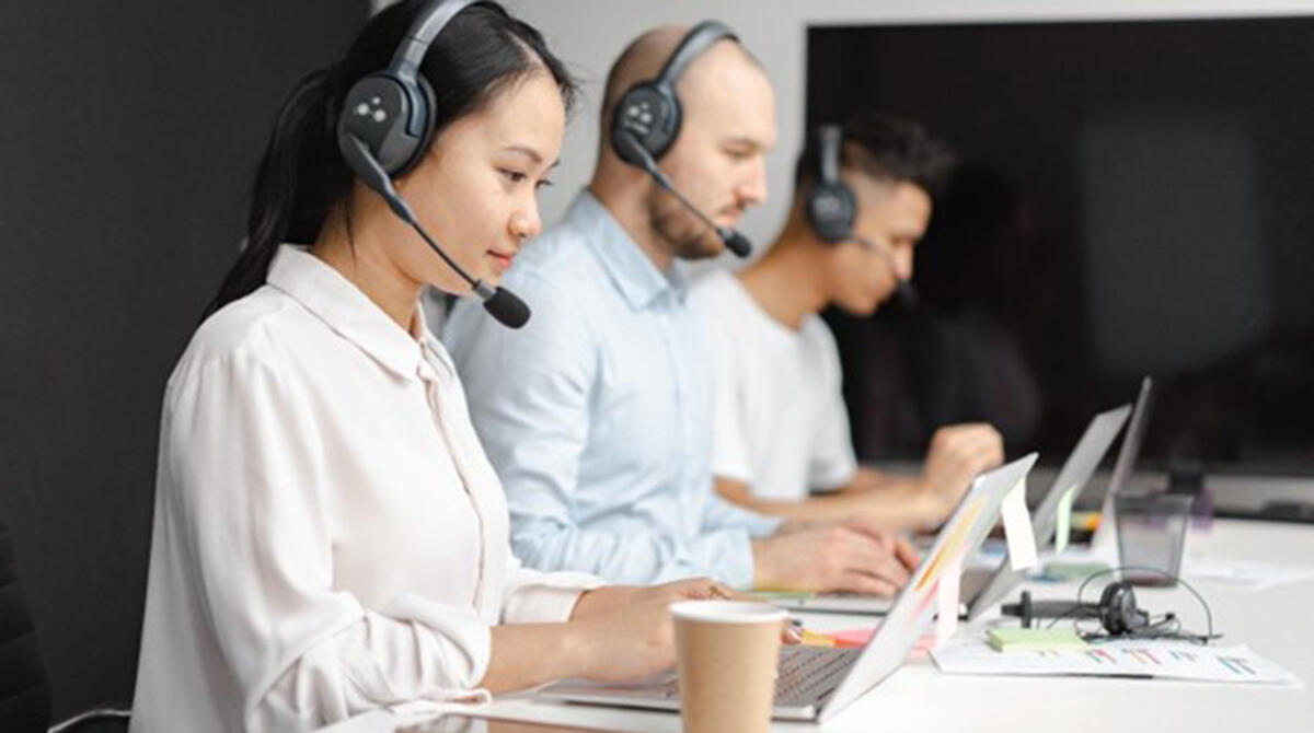 Lavori digitali: quali sono le professioni più richieste? - Assistenza immediata e 24/7 sono il jolly dei casinò online. (Immagine: Mikhail Nilov @Pexels)