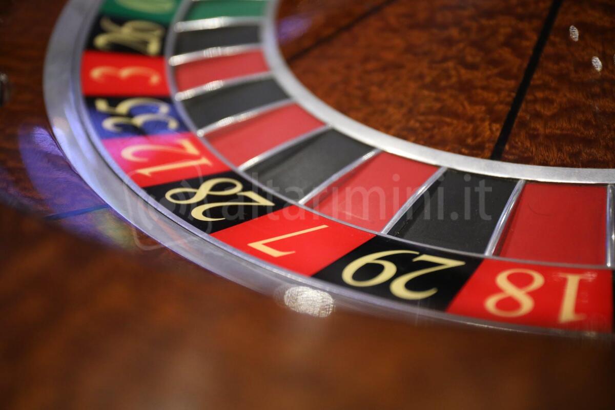 Stop al Gioco: le iniziative promosse a Rimini per informare, prevenire e curare - Photo by Naim Benjelloun on <a href="https://www.pexels.com/photo/close-up-shot-of-a-roulette-3894215/" rel="nofollow">Pexels.com</a>