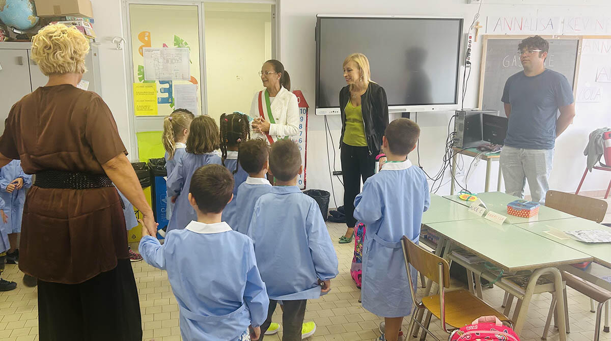 Scuole riaperte a Verucchio, la sindaca: "Bussola per la crescita delle nuove generazioni" - Visita della sindaca Sabba per l'inaugurazione dell'anno scolastico
