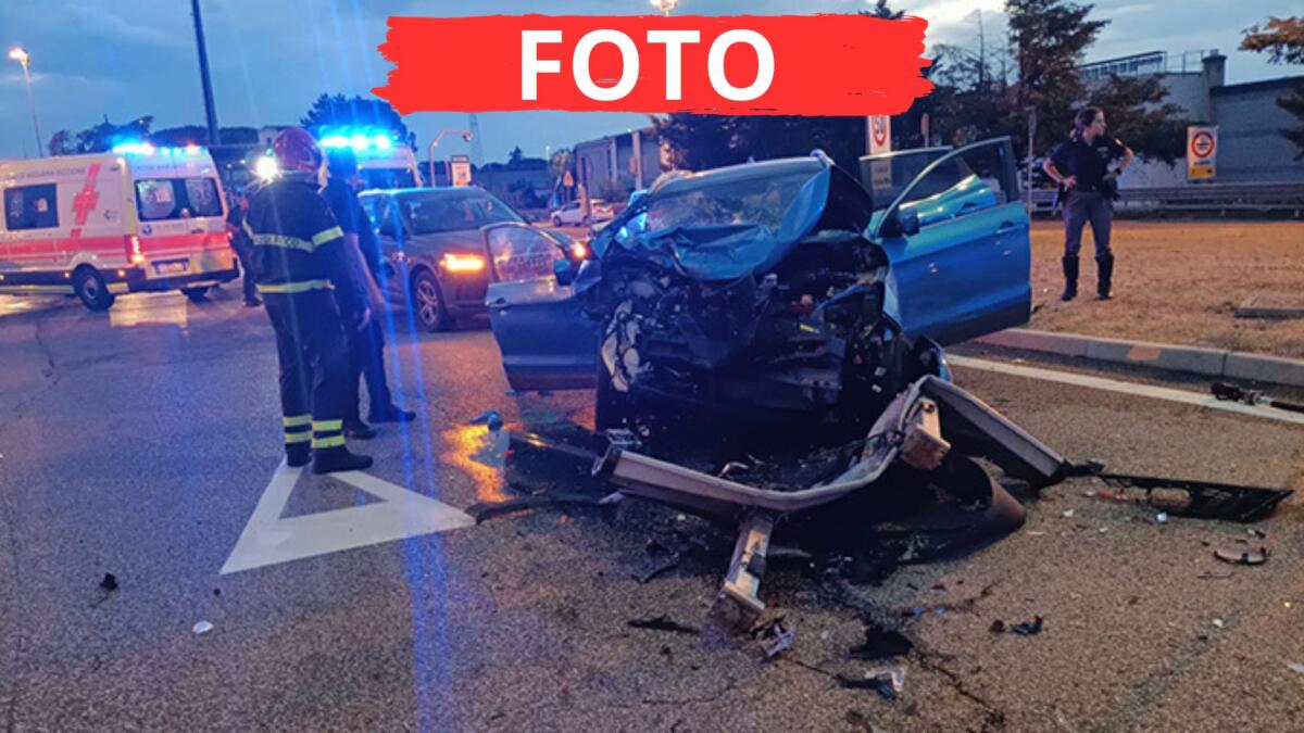 Nissan impazzita accelera all’improvviso e si schianta contro camion fermo, quattro persone in ospedale - Il luogo dell'incidente. Foto Ballante