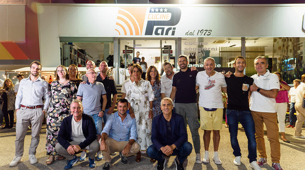 Pari Cucine: 50 anni di innovazione e passione, eccellenza riminese dell'arredamento - Pari Cucine, festa per i 50 anni di attività