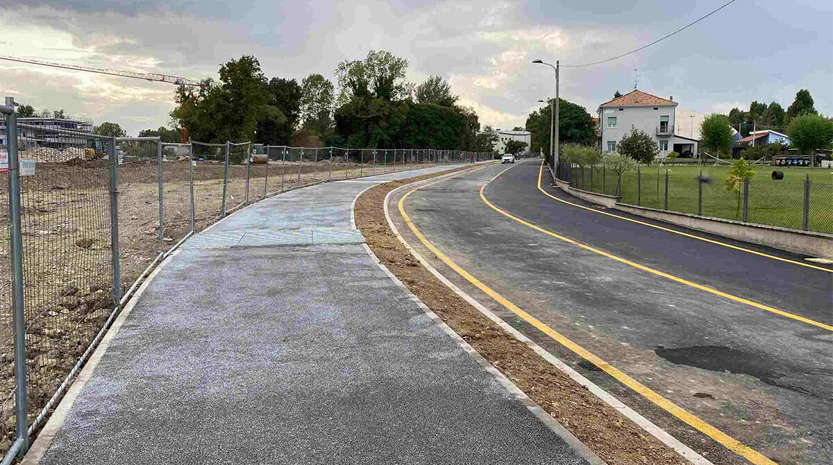 Via Fattori a Viserba rimessa a nuovo con percorso ciclopedonale - Via Fattori dopo il restyling