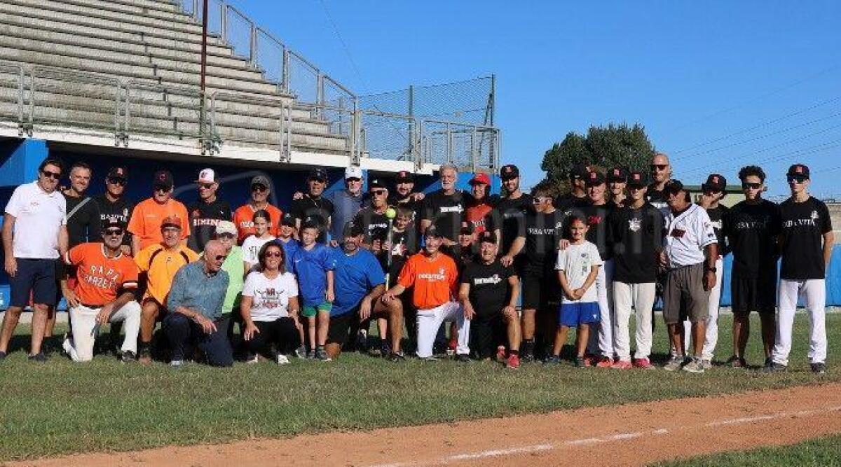 Baseball, anche l'ex asso Usa Rick Waits allo stadio per festeggiare il ritorno in seria A della New Rimini - 