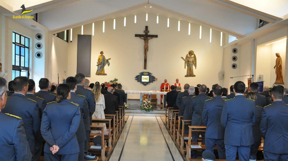 La Finanza di Rimini celebra il Patrono San Matteo: lasciò il "banco delle imposte" per seguire Gesù - Un momento della celebrazione