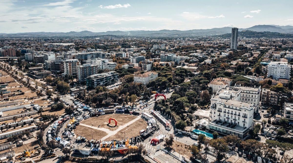 Successo per la 9° edizione del Transitalia Marathon: un'avventura off-road attraverso l'Italia - Panoramica durante il Transitalia Expo a Rimini - foto Rallycool Photography