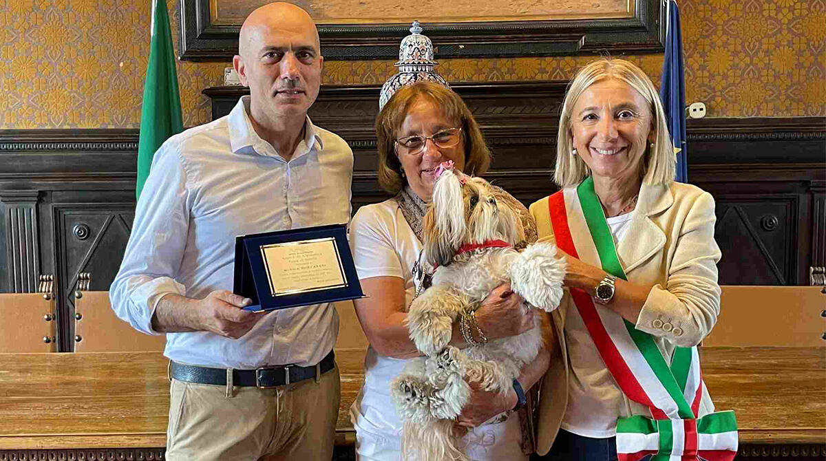 Turisti fedeli: Monica Montanari e 59 anni di vacanza a Cattolica - La premiazione di Monica Montanari