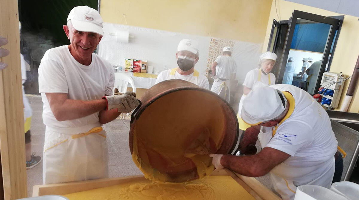 Sagra della Polenta 2023: per le vie di Perticara torna il profumo della tradizione - Sagra della Polenta a Perticara di Novafeltria