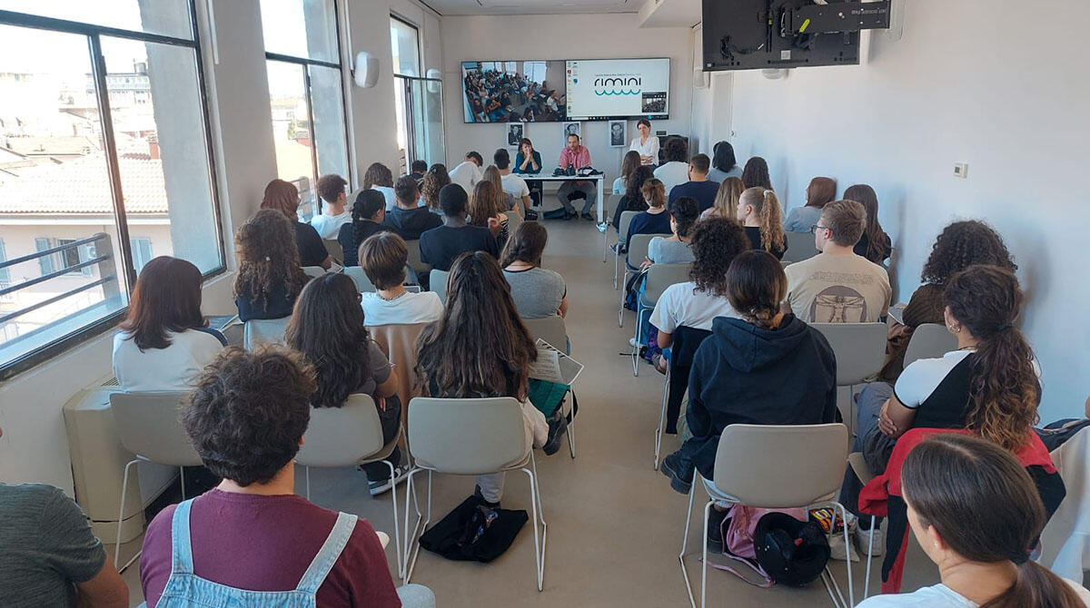 Un Viaggio di Riflessione e Memoria: Studenti di Rimini a Auschwitz e Cracovia - L'incontro al laboratorio aperto, Rimini