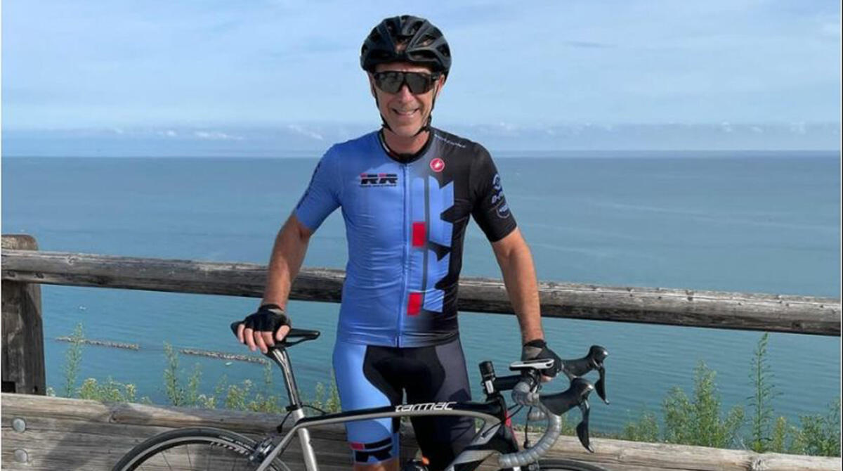 La Romagna in bicicletta in compagnia di Linus: tutti vogliono pedalare insieme al dj - Linus