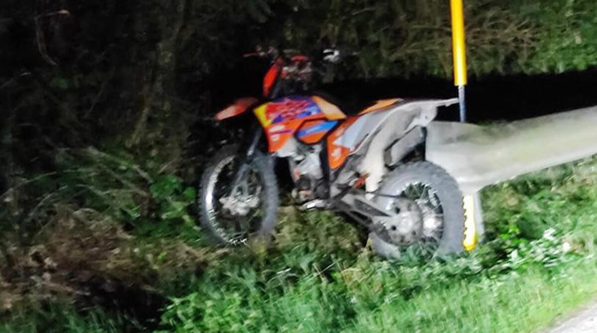 Novafeltria, dopo 4 anni ritrova la sua moto rubata abbandonata sulla Marecchiese - La moto ritrovata in località Ponte Messa