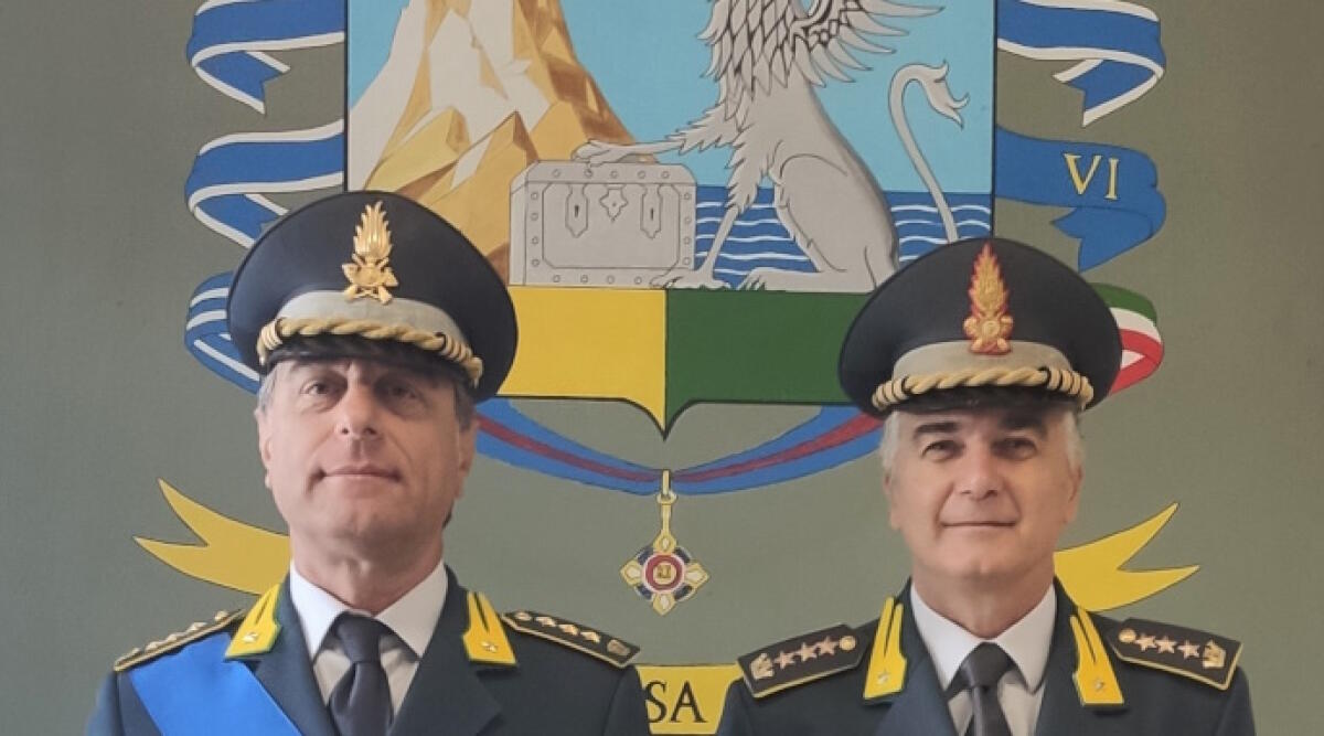 Guardia di Finanza: il Colonnello Vito Caradonna saluta Rimini - Il Comandante Provinciale, Col.Alessandro Coscarelli e il Col. Vito Caradonna