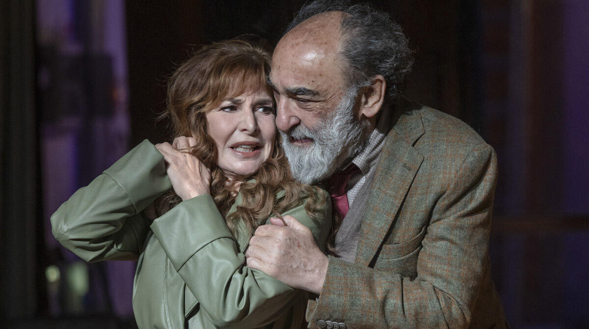Stagione teatrale del Galli di Rimini: da Haber ad Arturo Brachetti, ecco tutti i protagonisti - La signora del Martedì con Alessandro Haber PH SALVATORE PASTORE