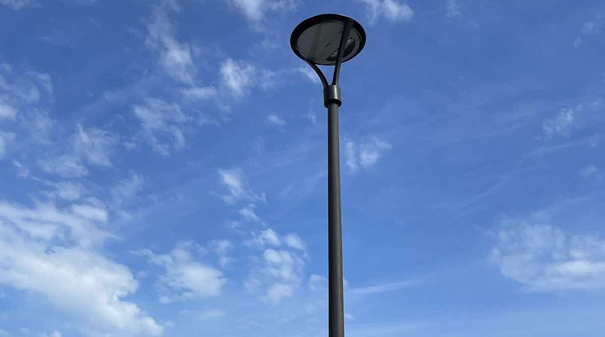 Lampioni a led, con nuove installazioni a Cattolica si risparmia oltre il 70% - Uno dei nuovi lampioni a led installato in zona Ventena