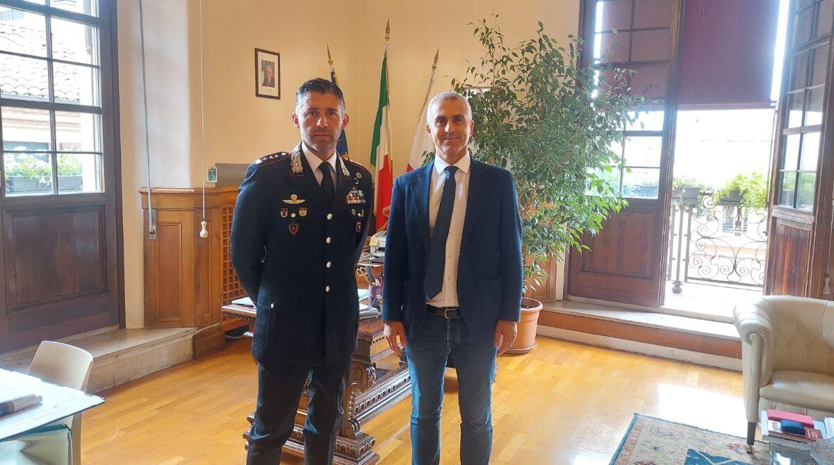 Il Colonnello La Mura lascia Rimini, il saluto del sindaco al Comandante dei Carabinieri - Il Comandante La Mura e il Sindaco Sadegholvaad