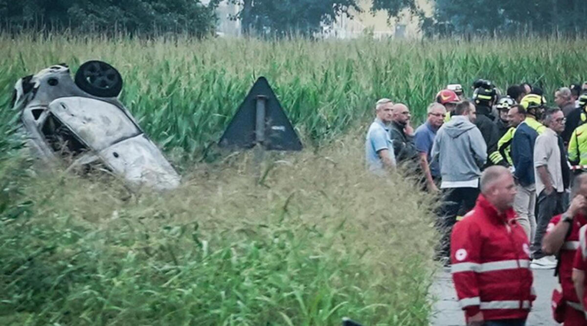Precipita una Freccia Tricolore, morta una bimba di 5 anni - L'incidente ha coinvolto un intero nucleo familiare. Foto Ansa