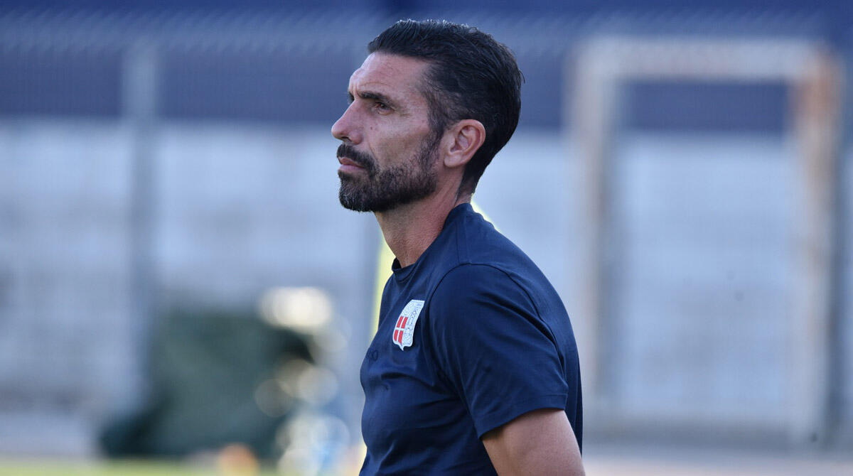 Pineto Rimini 1-0, mister Raimondi: 'Giocare in dieci un tempo ci ha fiaccato. Avremmo meritato un punto' - L'allenatore biancorosso Raimondi FOTO DA FACEBOOK