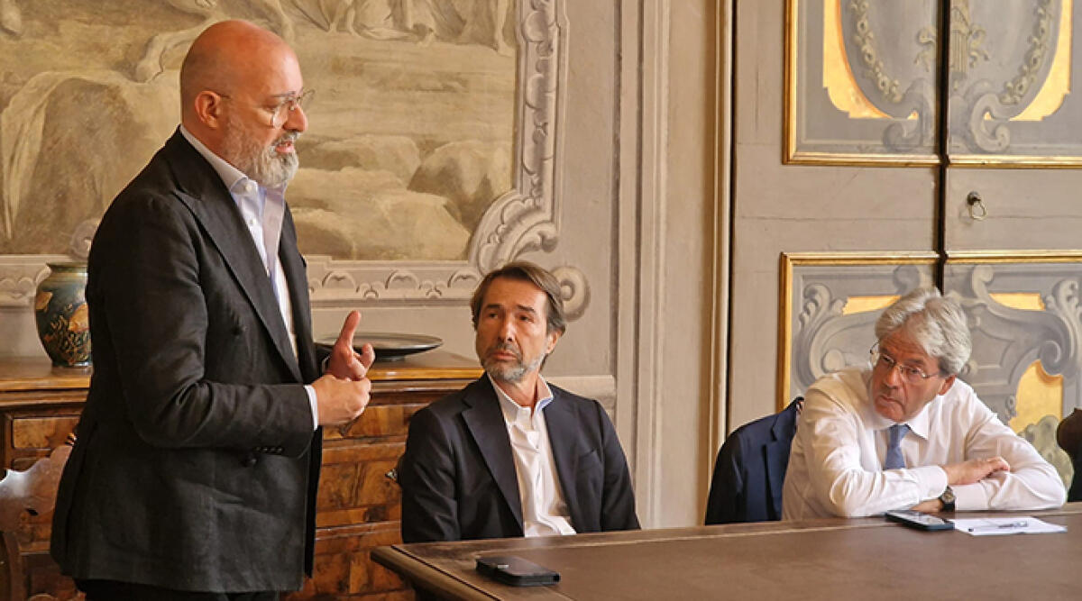 Alluvione: commissario europeo Paolo Gentiloni incontra a Faenza il presidente Bonaccini - Incontro a Faenza_Bonaccini_Guberti e Gentiloni