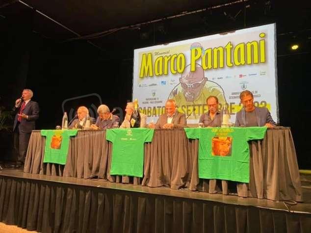 Foto dalla pagina FB dell’ex assessore Simone Imola