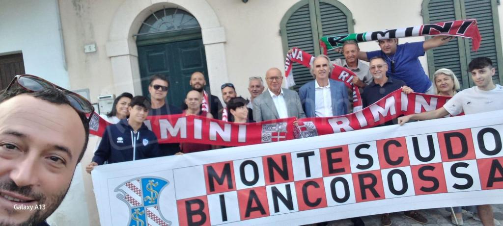 Il nuovo striscione di Montescudo Biancorossa