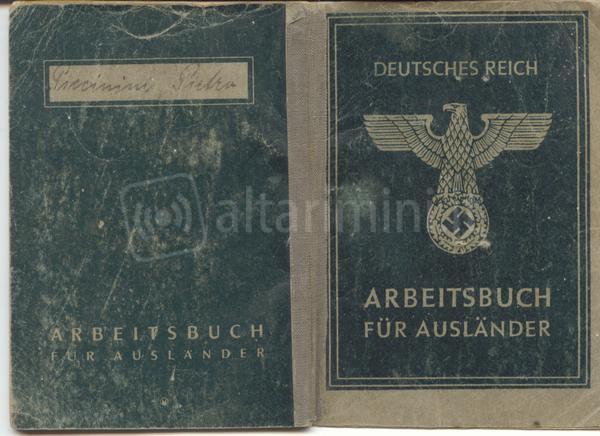 Il libretto di lavoro del campo di concentramento appartenuto a Pietro Piccinini, deportato nei Lager nazisti