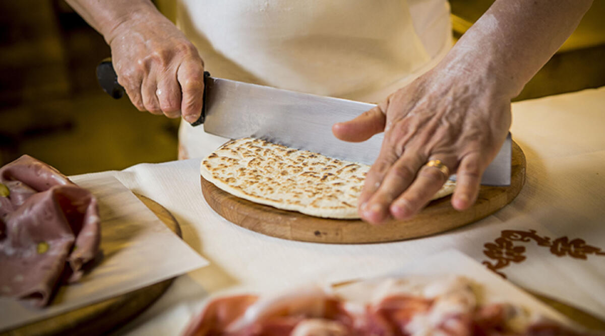 La Piadina Romagnola vola alla fiera alimentare di Colonia, la più grande al mondo - Preparazione Piadina Romagnola