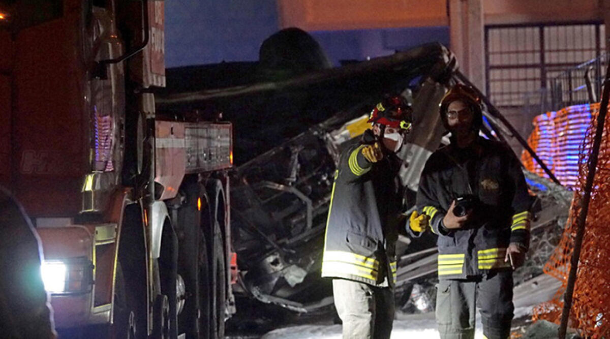 Bus cade da un cavalcavia a Mestre, 21 morti e 15 feriti - Il luogo dell'incidente