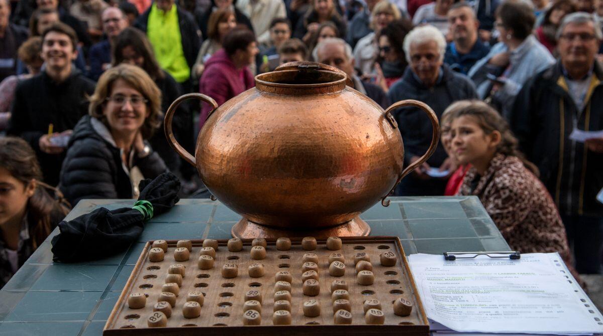 Festa del Patrono a Rimini, ecco tutte le iniziative per la celebrazione di San Gaudenzo - Rimini, 14-10-2017: tombola san gaudenzo