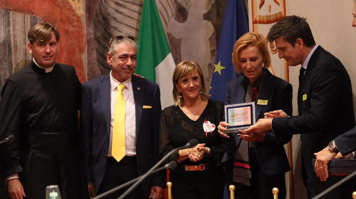 Accoglienza profughi ucraini, in Senato un premio all'associazione riminese "Riviera Sicura" - La premiazione in Senato