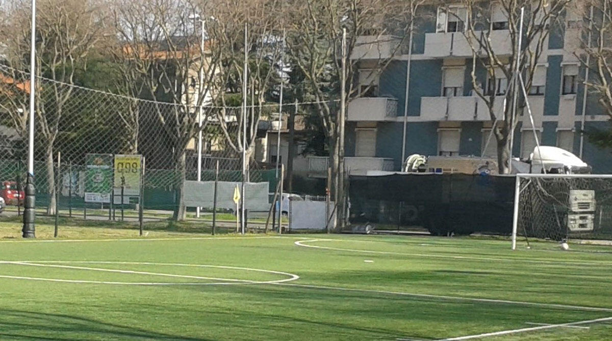 Lavori al centro sportivo di via della Fiera: 280.000 euro per spogliatoi a consumi energetici ridotti - Campo da calcio di via della Fiera Rimini