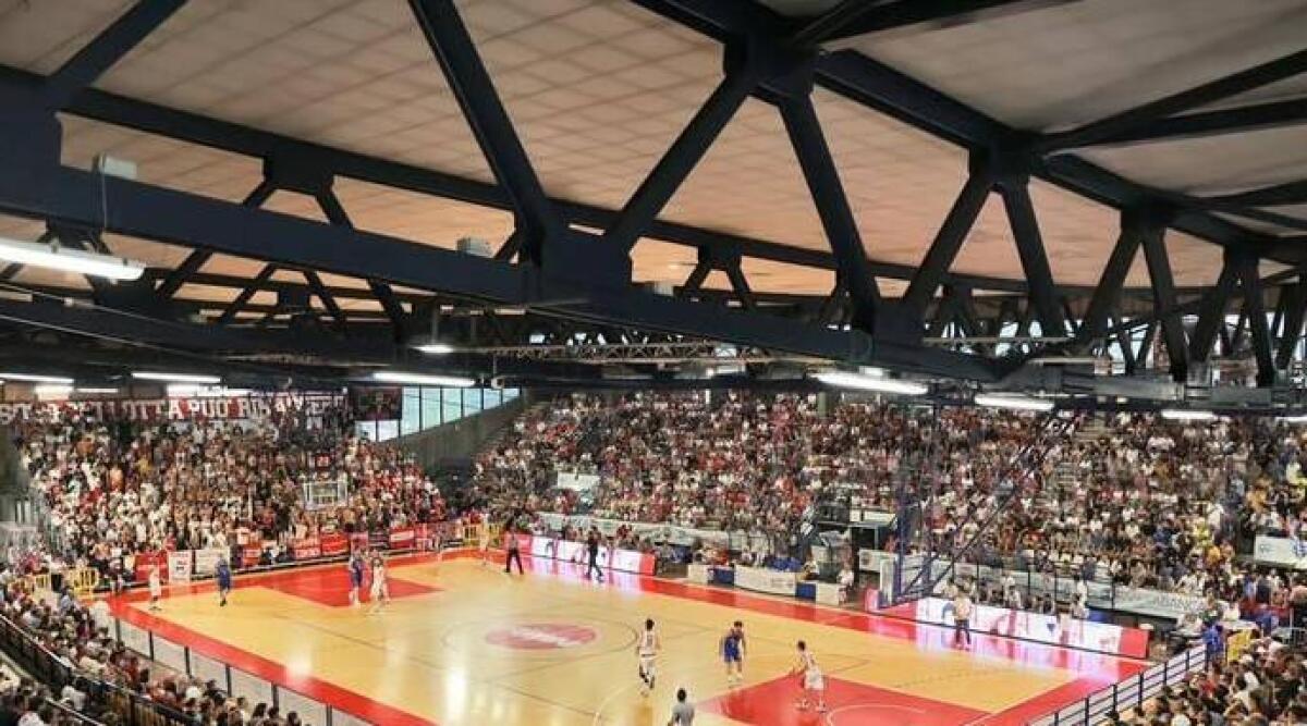 Basket A2, RivieraBanca: scatta la prevendita per il derby di Forlì. Gli abbonati sono 1.684 - Foto De Luigi