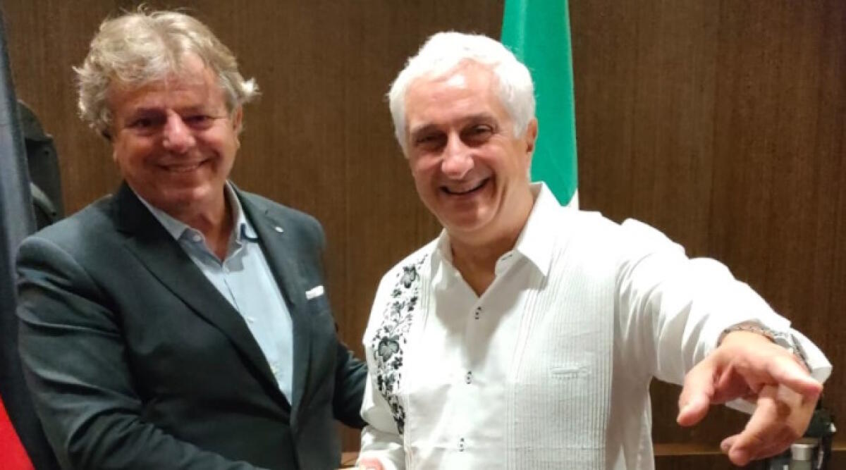 Il Caar all'assemblea di Cancun. "Rimini ospiterà il Wuwm 2024”: soddisfazione del presidente Indino - Il presidente del CAAR, Gianni Indino con il presidente del WUWM, Stephane Layani